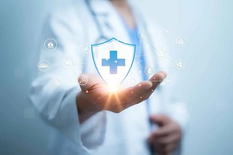 Klinikleitung und ärztliche Leitung besprechen eine organisatorische Veränderung