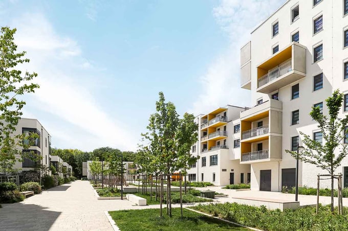 Sustainable construction: green office building in an energy-efficient design