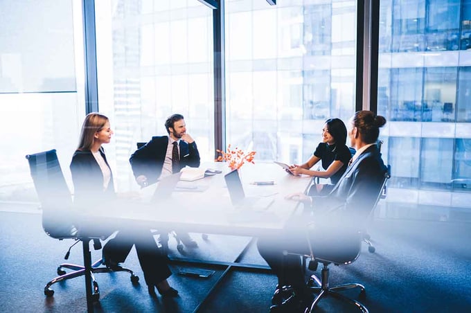 Besprechung zu Kundendaten und Scoring in einem Finanzinstitut