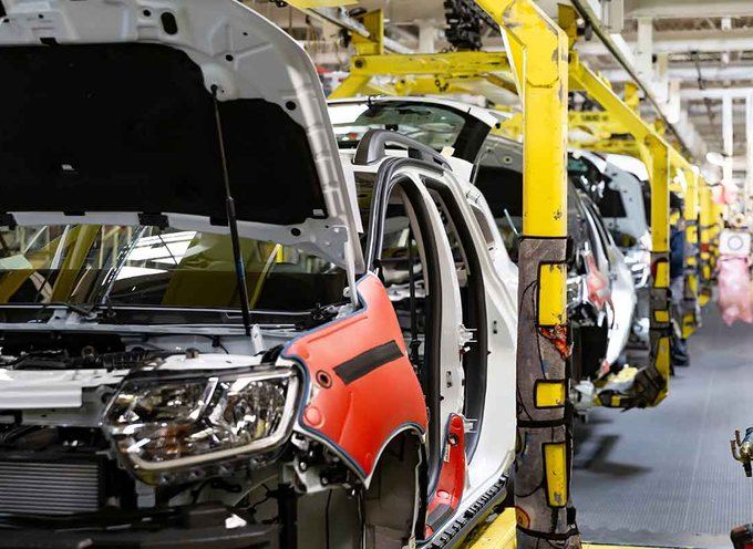 Fahrzeugkarosserien auf einer Montagelinie in der Automobilfertigung