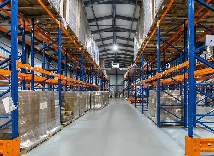 Digitalisierung in Logistik und Supply Chain – Hochregallager